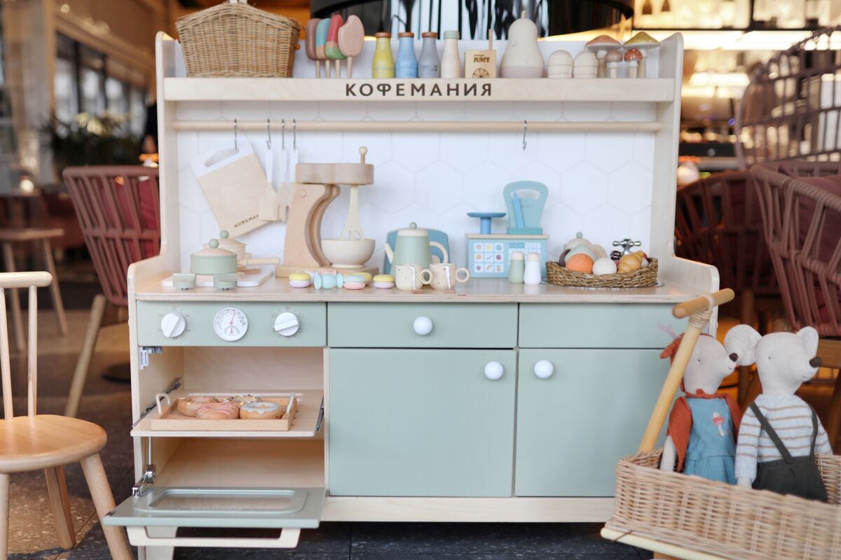 Новости Кофемании - Игровая зона в «Кофемании» в Павлово, созданная совместно с детским маркетплейсом Oozor.
